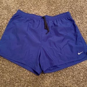 Nike shorts size M
